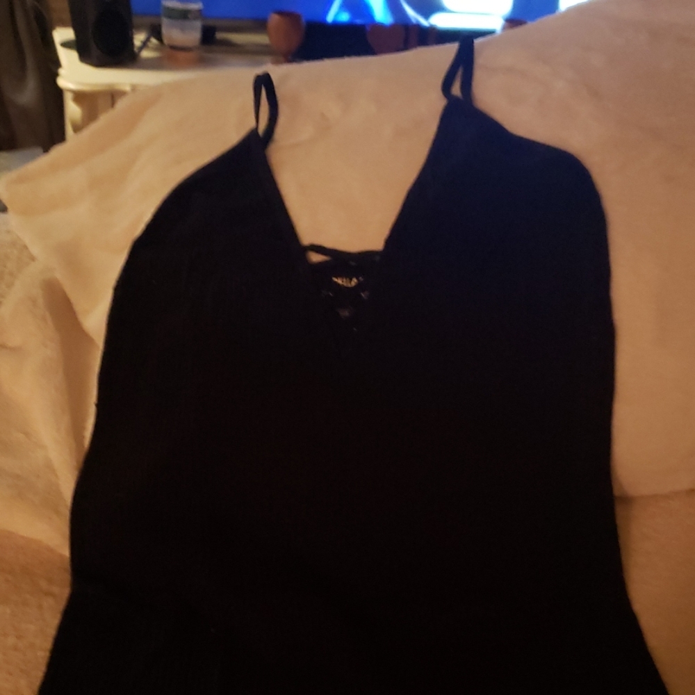Top - Picture 2 of 2